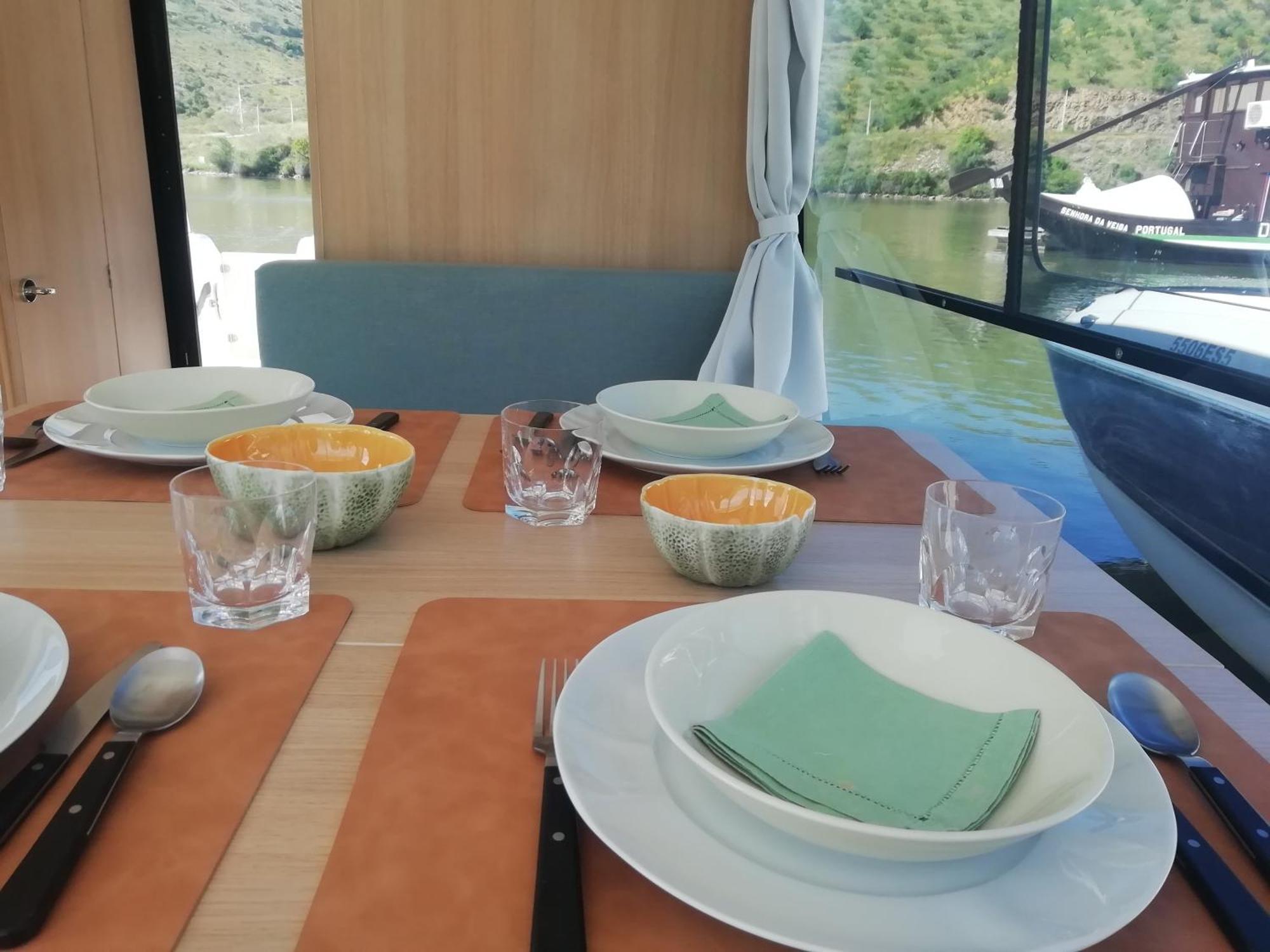 Hotel Koolhouse Boat Vila Nova de Fozcoa Exteriér fotografie